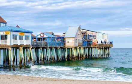 Private, 2nd Floor Cottage with Wonderful Ocean Views- Perfect for Families!