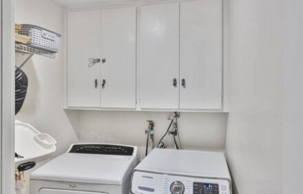 SUMMER SLOTS Dream Home, Walk to Beach Hot Tub Private Yard Dogs Pre Approved❣️