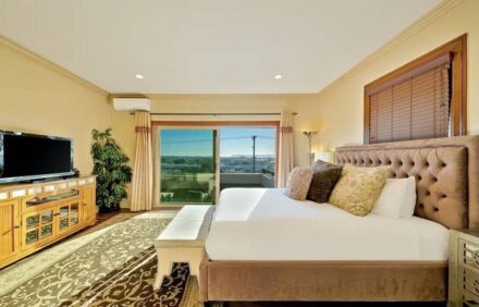 Tuscan Estate with Panoramic Views!