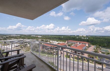 Book now for FALL!! Spacious BEACHFRONT end unit @Palacio
