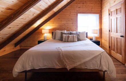 Modern Creekside Cabin | Hot Tub | Solo Stove