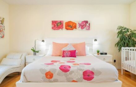 Luxury Pacific Beach Family Getaway Steps to Beach Jacuzzi Yard AC Garage BBQ