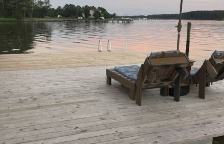 Waterfront cottage for paddle boarding, kayaking, crabbing, and fishing