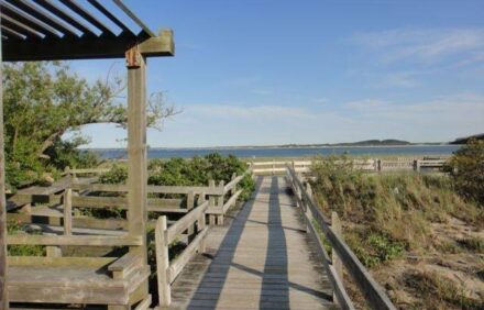 •	Charming Cottage w/ Panoramic Roof-top Views! Summer Weeks Available!