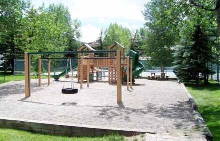Low Rates! At Free Shuttle Stop! No Car Needed! Remodeled-Overlooks Gore Creek!