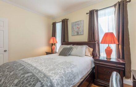 Beautiful Luxury 3br / 2ba Parking in Boston Brookline Exceptional Location!
