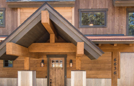 Beautiful Modern Rustic Lodge on the Blue River