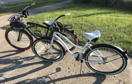 ‘Stones Throw’ Lakeside Home – Walk to Marina + Town + Assoc Beach