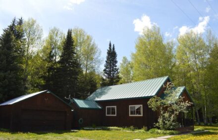 Entire Rustic House Close to Glacier Park Vacation