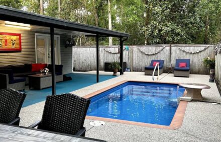 PRIVATE POOL! WALK TO THE BEACH!
