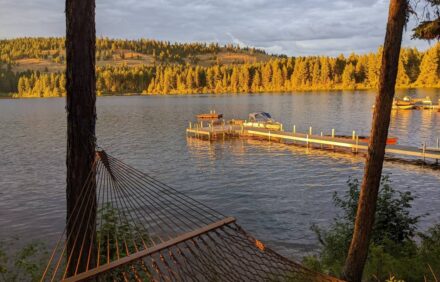Cozy Vintage Cabin on Placid Lake, Montana – Waterfront, Sleeps 6 Adults – Wifi