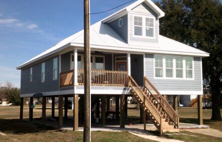 Great views of the beach & sunset!!! Close to downtown & Island View Casino!!!