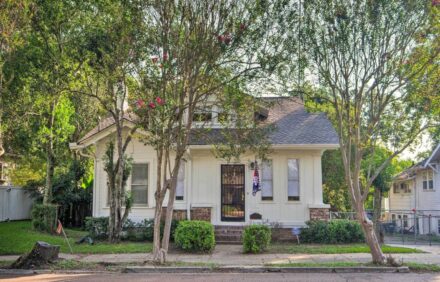 Pet-Friendly Natchez Home: Walk to Downtown!