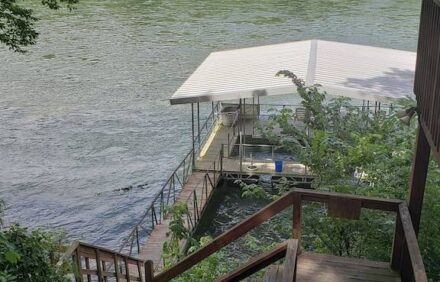 Gorgeous Branson Waterfront Lake House With Fishing Dock And Huge Deck