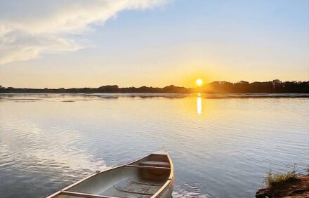 NEW LAKE ACCESS HOME with BREATHTAKING VIEWS of RIVER and Wildlife – SLEEPS 6